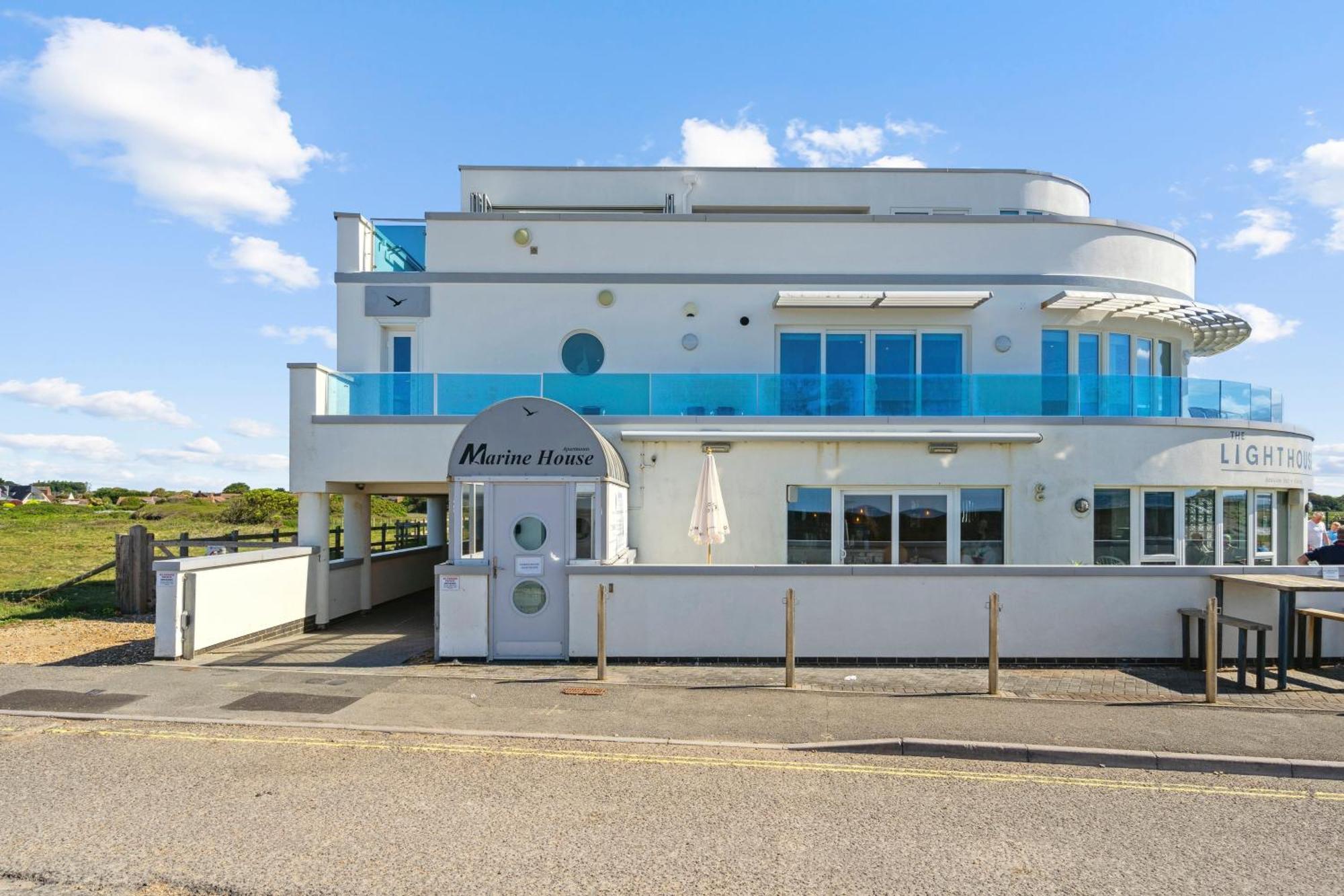 ホテル Marine House リミントン エクステリア 写真
